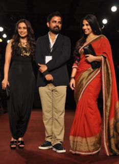 Rani Mukerji feet photo thumbnail