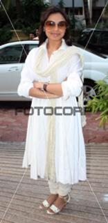Rani Mukerji feet photo thumbnail