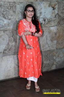 Rani Mukerji feet photo thumbnail