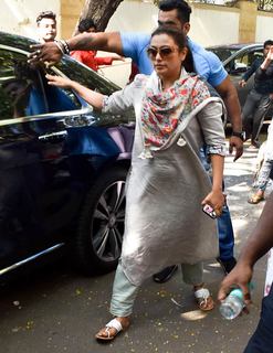 Rani Mukerji feet photo thumbnail