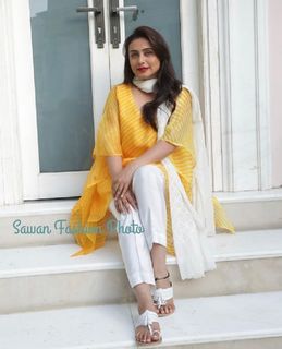 Rani Mukerji feet photo thumbnail