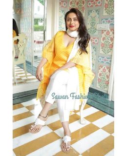 Rani Mukerji feet photo thumbnail