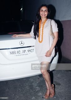 Rani Mukerji feet photo thumbnail