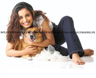 Rani Mukerji feet photo thumbnail