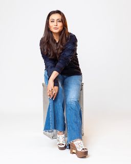 Rani Mukerji feet photo thumbnail