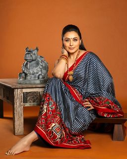 Rani Mukerji feet photo thumbnail