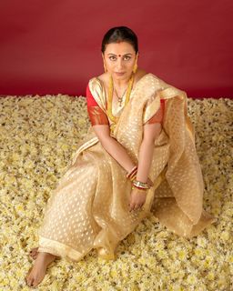 Rani Mukerji feet photo thumbnail