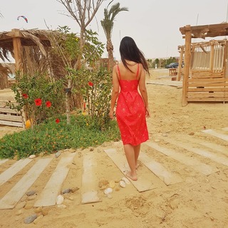 Rania Mansour feet photo thumbnail