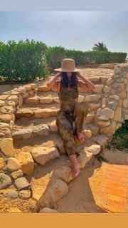 Rania Mansour feet photo thumbnail