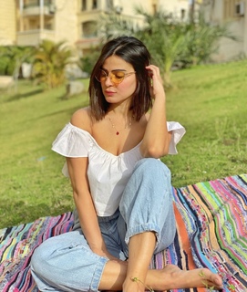 Rania Mansour feet photo thumbnail