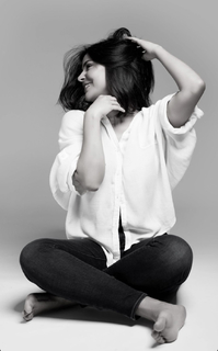 Rania Mansour feet photo thumbnail