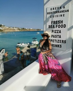 Rania Youssef feet photo thumbnail