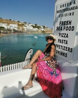 Rania Youssef feet photo thumbnail