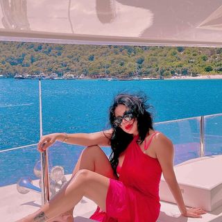 Rania Youssef feet photo thumbnail