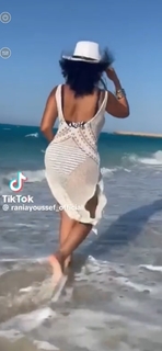 Rania Youssef feet photo thumbnail