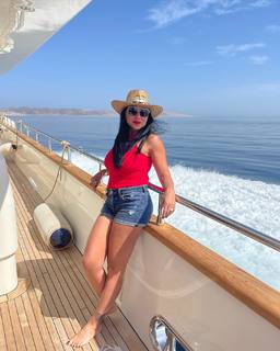 Rania Youssef feet photo thumbnail