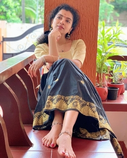 Ranjitha Menon feet photo 1