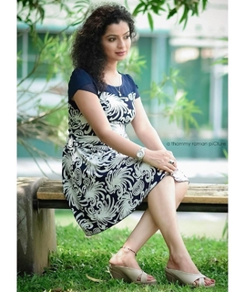 Ranjitha Menon feet photo 18