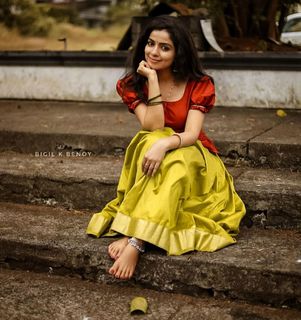 Ranjitha Menon feet photo 16