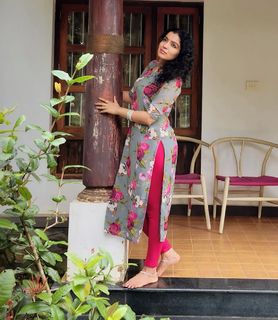 Ranjitha Menon feet photo 14
