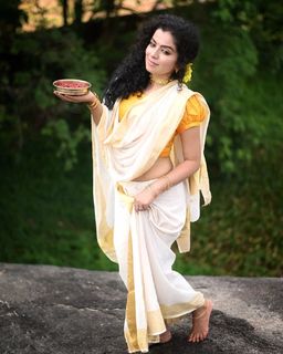 Ranjitha Menon feet photo 12