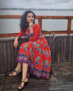 Ranjitha Menon feet photo 10
