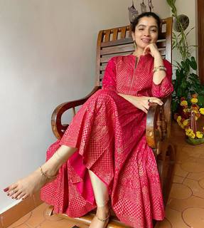 Ranjitha Menon feet photo 1