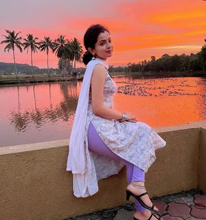 Ranjitha Menon feet photo 4