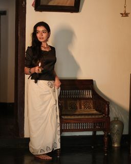 Ranjitha Menon feet photo 16
