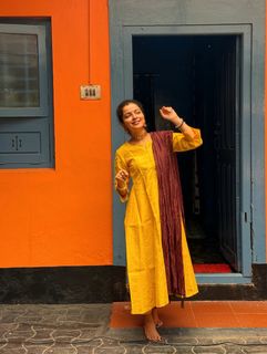 Ranjitha Menon feet photo 4
