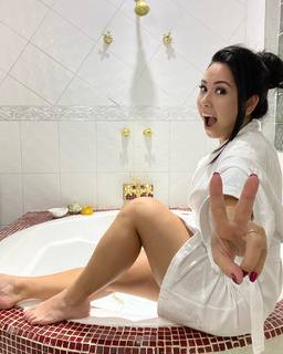 Raquel Benetti feet photo 1