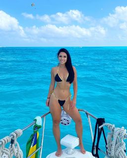 Raquel Benetti feet photo 17