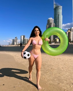 Raquel Benetti feet photo 20