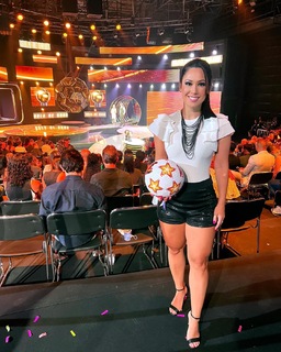 Raquel Benetti feet photo 9