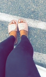 Raquel Cordova feet photo 2