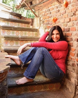 Raquel Garza feet photo 6