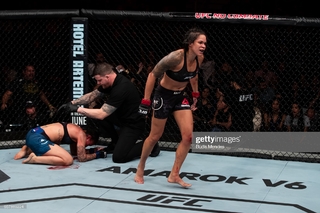 Raquel Pennington feet photo 11