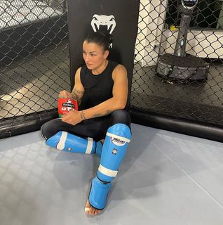 Raquel Pennington feet photo 4