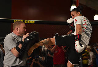 Raquel Pennington feet photo 1