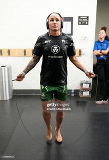 Raquel Pennington feet photo 4
