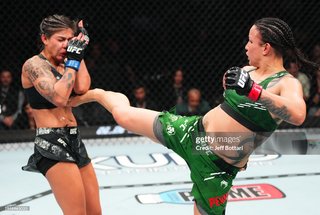 Raquel Pennington feet photo 2