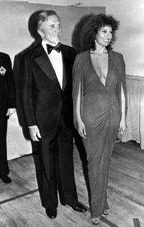 Raquel Welch feet photo thumbnail