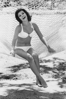 Raquel Welch feet photo thumbnail