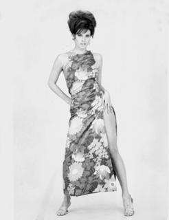 Raquel Welch feet photo thumbnail