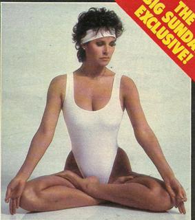 Raquel Welch feet photo thumbnail