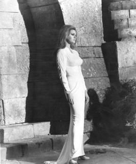 Raquel Welch feet photo thumbnail