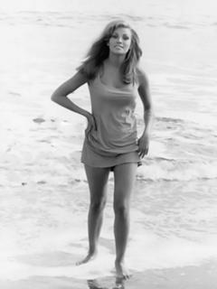 Raquel Welch feet photo thumbnail