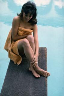 Raquel Welch feet photo thumbnail
