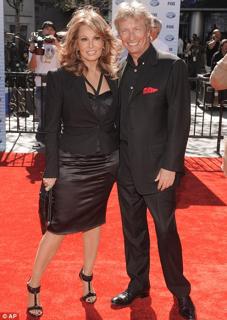 Raquel Welch feet photo thumbnail
