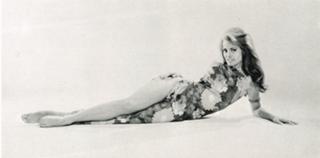 Raquel Welch feet photo thumbnail